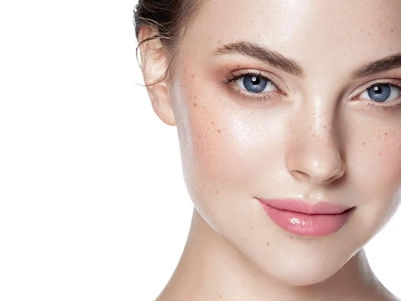 Odkryj tajemnice zdrowej skóry: biologia, mechanizmy i praktyczne porady na codzień